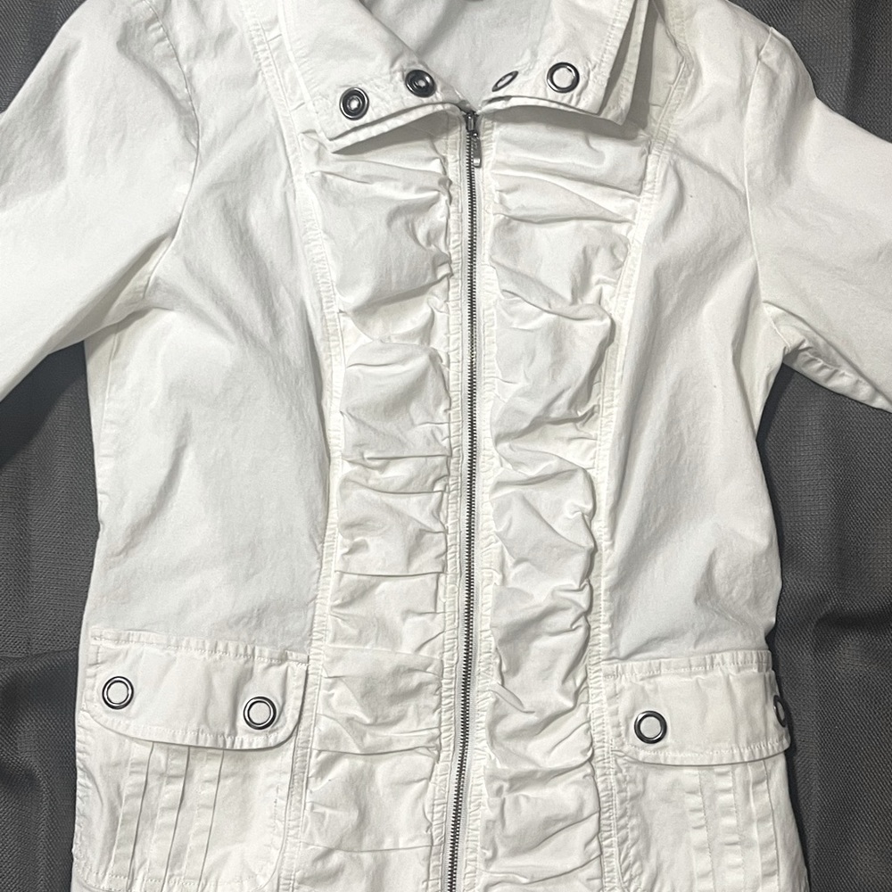 This is the right white you gotta have!!! No Ring-a-round the collar!!